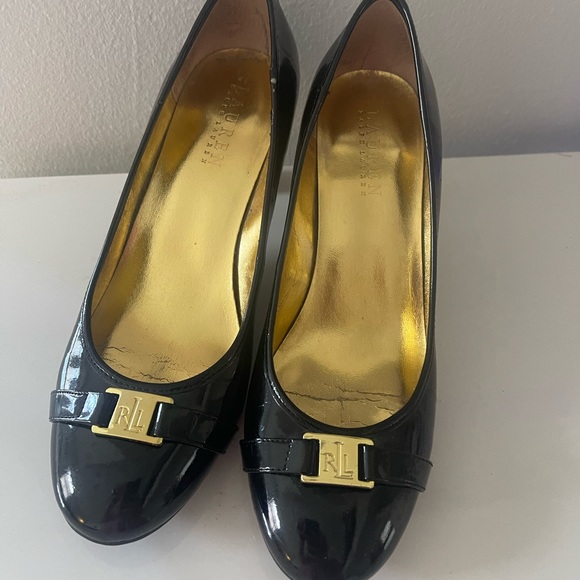 Ralph Lauren Black Patent Leather Pumps in size 8 - Picture 9 of 11